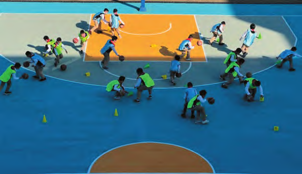 篮球街球招式教学_篮球街球花式运球_篮球运球规则街球