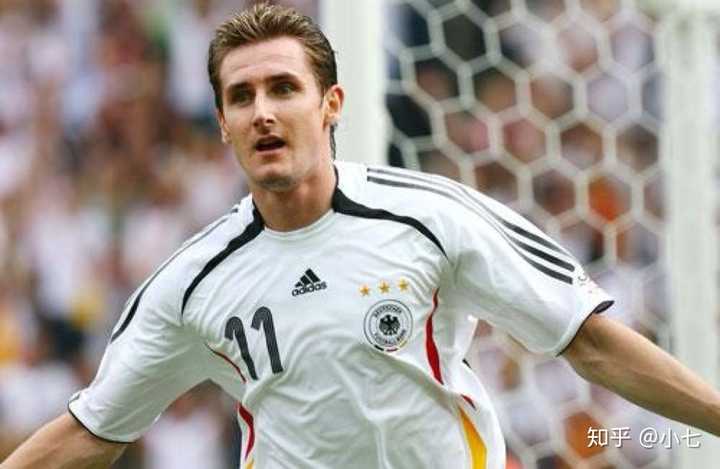 德国足球历史传奇排名_德国传奇足球运动员_足球传奇排名德国历史球员